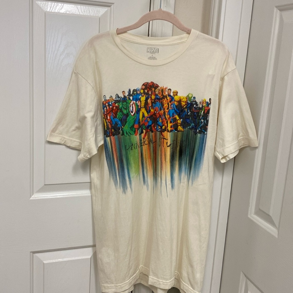 Marvel universal studios t-shirt size large